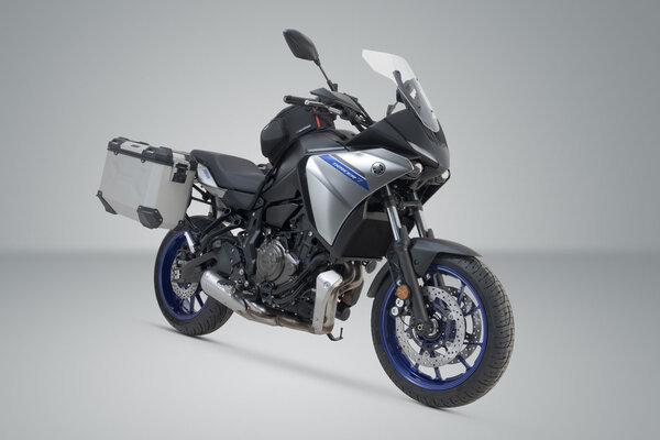 ZESTAW KUFRÓW BOCZNYCH TRAX ADV I STELAŻY SW-MOTECH YAMAHA MT-07 TRACER (16-) SILVER 37/37 L