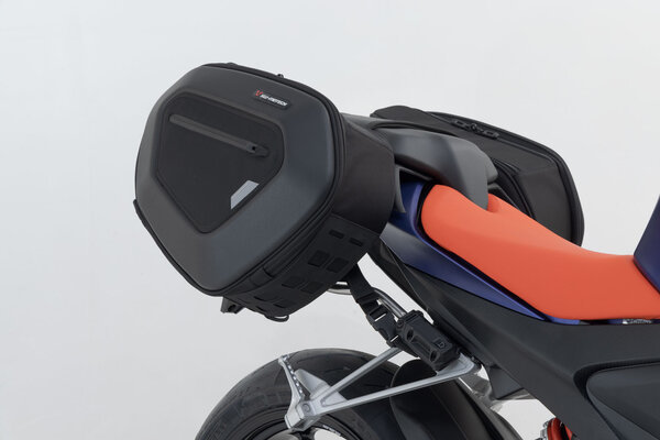 ZESTAW SAKW PRO BLAZE H I STELAŻY SW-MOTECH APRILIA TUONO 660/RS 660 BLACK