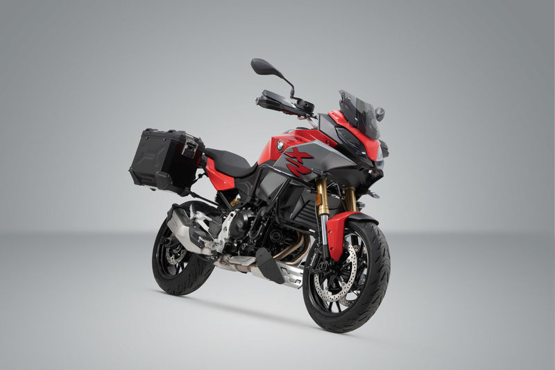 ZESTAW KUFRÓW BOCZNYCH TRAX ADV I STELAŻY SW-MOTECH BMW F 900 R / XR (19-) BLACK 37/37L