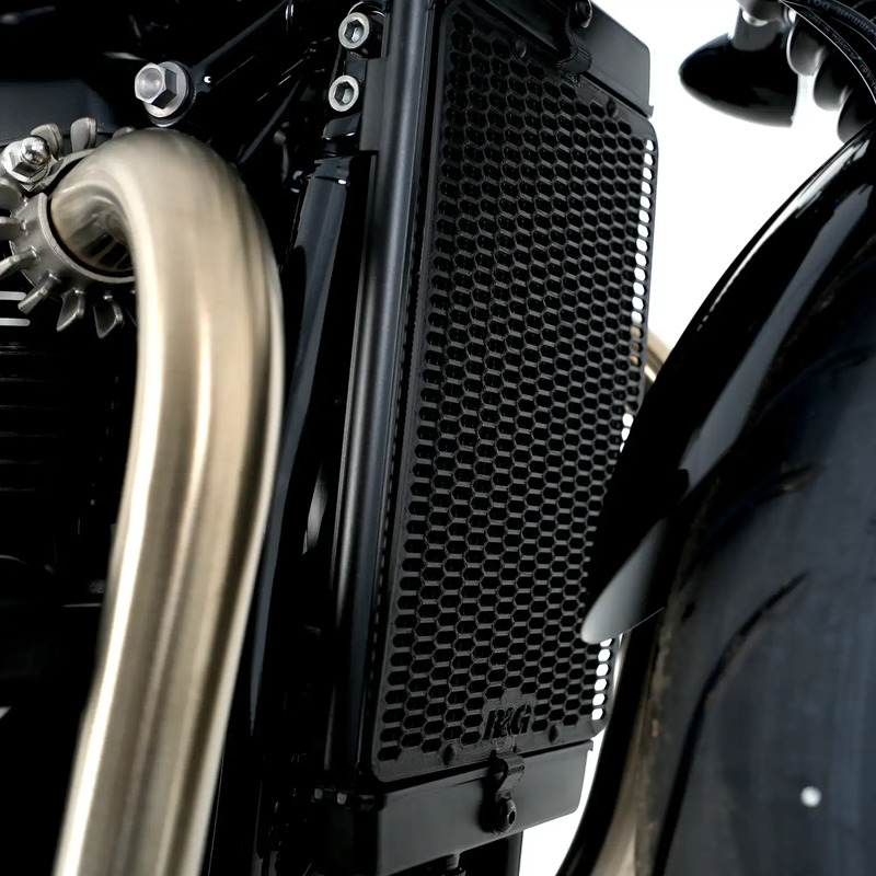 OSŁONA CHŁODNICY RG RACING PRO TRIUMPH BONNEVILLE BOBBER (BLACK) 17- / BONNEVILLE SPEEDMASTER 18- BL