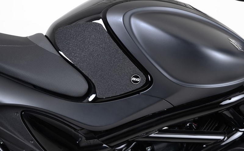 NAKLEJKA NA BAK TANKPAD ANTYPOŚLIZGOWY 2 CZĘŚCI RG RACING SUZUKI GLADIUS 09 BLACK
