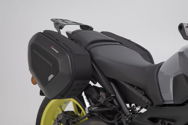 ZESTAW SAKW PRO BLAZE H I STELAŻY SW-MOTECH YAMAHA MT-09 (16-20) BLACK