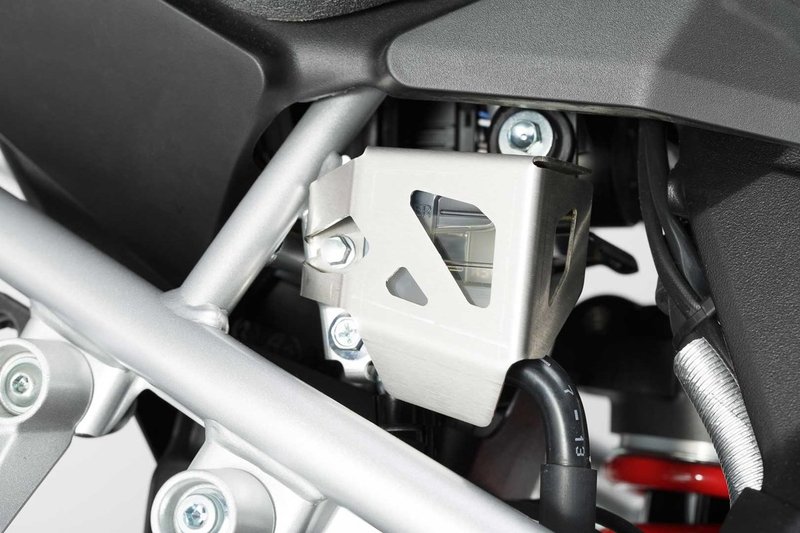 OSŁONA ZBIORNIKA PŁYNU HAMULCOWEGO SW-MOTECH SUZUKI DL1000/HONDA CRF1000L/1100L SILVER