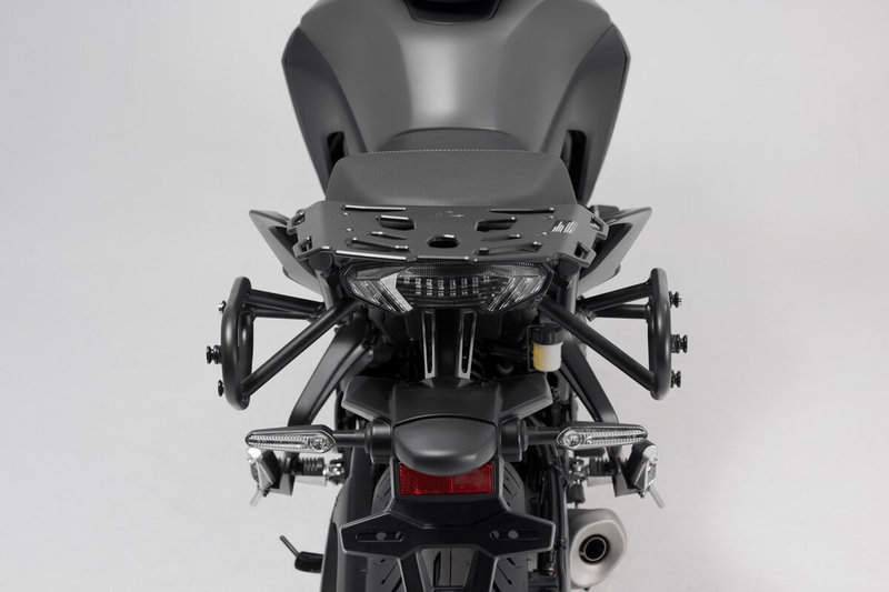 ZESTAW SAKW PRO BLAZE I STELAŻY SW-MOTECH YAMAHA YZF-R7 (21-) BLACK