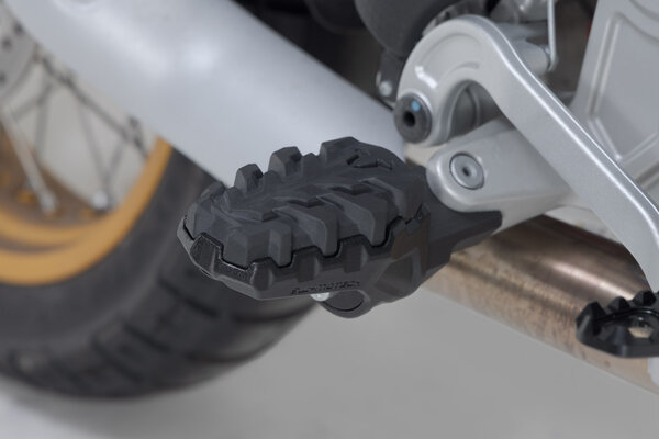 PODNÓŻKI EVO SW-MOTECH APRILIA TUAREG 660 RALLY (24-) BLACK