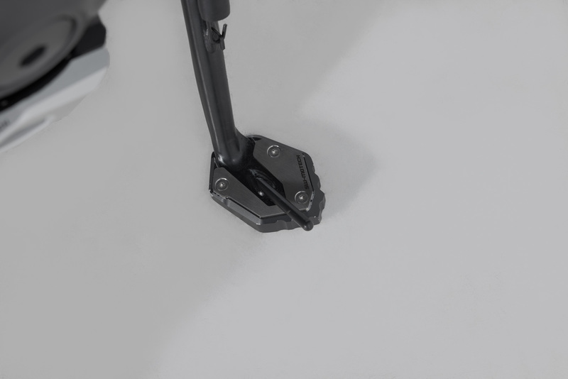 NAKŁADKA NÓŻKI BOCZNEJ SW-MOTECH YAMAHA MT-09 (20-)/ XSR900 (21-) BLACK SILVER