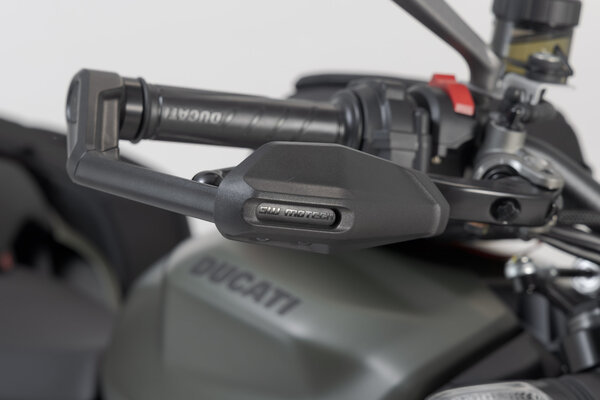 OSŁONA DŹWIGNI Z OWIEWKĄ SW-MOTECH DUCATI STREETFIGHTER V2, TRIUMPH DAYTONA BLACK