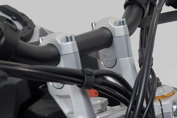 ZESTAW PODWYŻSZAJĄCY KIEROWNICĘ SW-MOTECH 30MM TRIUMPH TIGER 900 GT/RALLY PRO SILVER