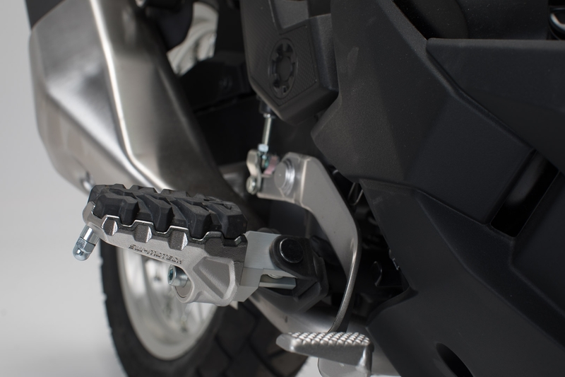 PODNÓŻKI EVO SW-MOTECH KAWASAKI MODELS BLACK/SILVER