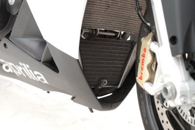 OSŁONA CHŁODNICY OLEJU RG RACING APRILIA V4 TUONO, RSV4-R, RSV4 FACTORY BLACK