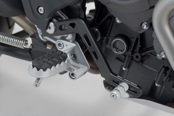 ZESTAW DŹWIGNI ZMIANY BIEGÓW I PEDAŁU HAMULCA SW-MOTECH TRIUMPH TIGER 900 MODELS (19-)