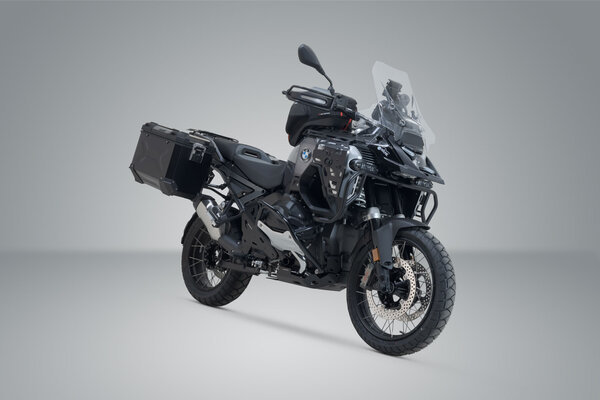 ZESTAW KUFRÓW BOCZNYCH TRAX ADV I STELAŻY SW-MOTECH BMW R 1300 GS ADVENTURE (24-) BLACK 45/45L