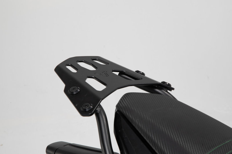 STELAŻ STREET-RACK POD PŁYTĘ MONTAŻOWĄ KUFRA SW-MOTECH YAMAHA MT-10/SP (16-21) BLACK