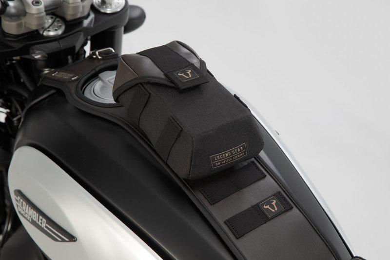 ZESTAW TORBA AKCESORYJNA LA2 I PAS NA ZBIORNIK SLA SW-MOTECH TRIUMPH MODELS (04-) BROWN