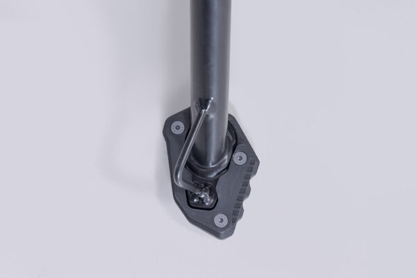 NAKŁADKA NÓŻKI BOCZNEJ SW-MOTECH BLACK/KTM 250 ADV, 390 ADV (25-) BLACK SILVER