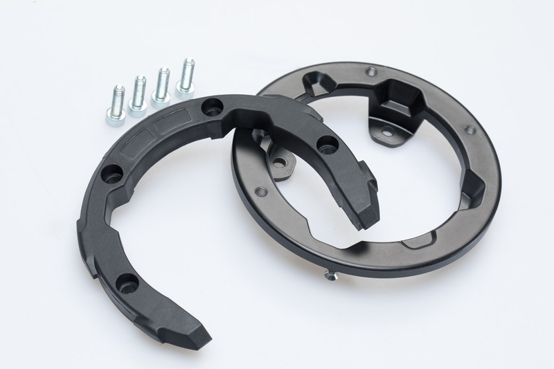 UCHWYT MOCUJĄCY TANKRING EVO SW-MOTECH KAWASAKI MODELS (16-) BLACK