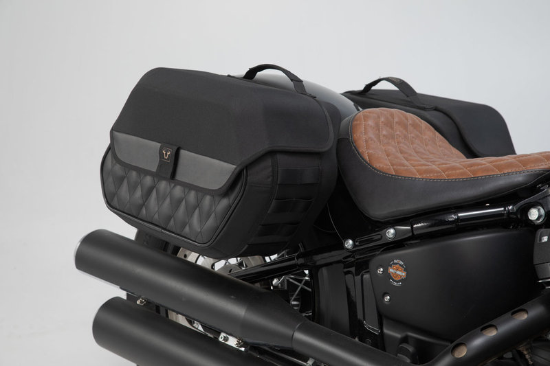 ZESTAW SAKW I STELAŻY LEGEND GEAR LH2/LH1 SW-MOTECH 25,5/19,5L SOFTAIL STRBOB (17-) STANDARD (20-)