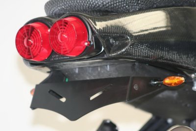 MOCOWANIE TABLICY REJESTRACYJNEJ RG RACING APRILIA RSV MILLE 01- 03/TUONO -05