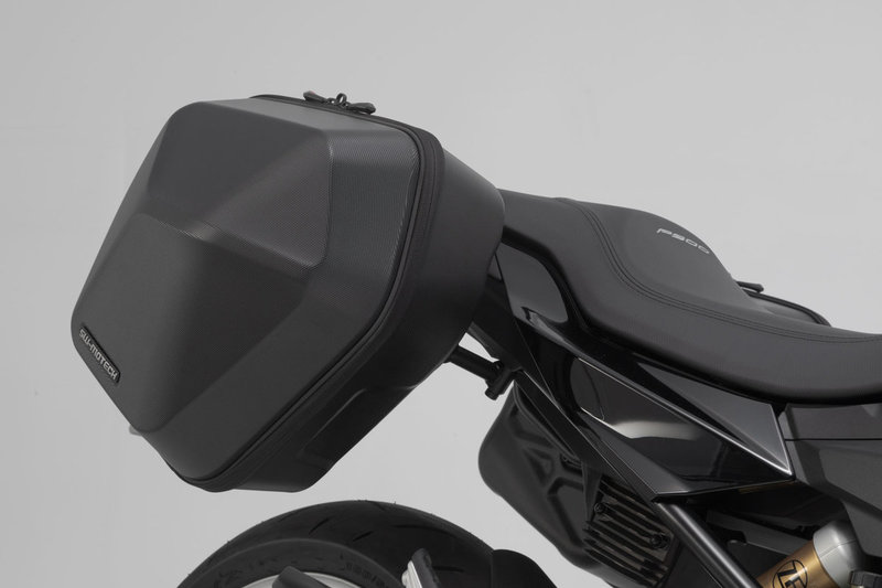 ZESTAW KUFRÓW BOCZNYCH URBAN ABS I STELAŻY SW-MOTECH BMW F 900 R/XR (19-) BLACK 2X16,5L
