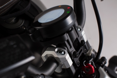 ZESTAW PODWYŻSZAJĄCY SW-MOTECH KIEROWNICĘ PODWYŻSZENIE 20 MM YAMAHA XSR 700 (16-) BLACK
