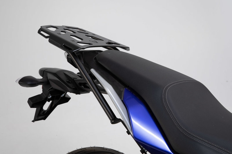 ZESTAW KUFRA CENTRALNEGO TRAX ADV SW-MOTECH YAMAHA MT-07 TRACER (16-) BLACK