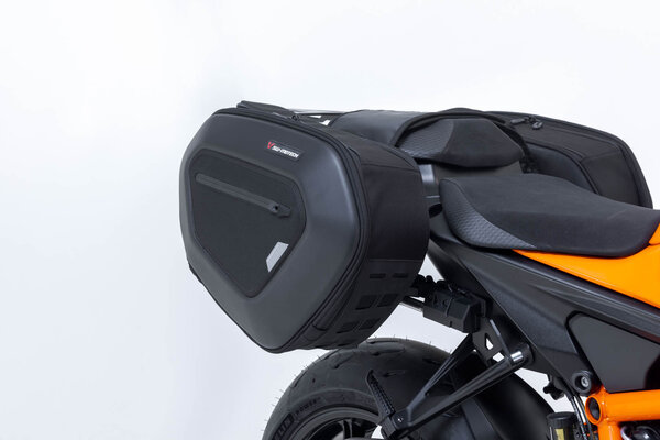 ZESTAW SAKW PRO BLAZE H I STELAŻY SW-MOTECH KTM 1290/1390 SUPER DUKE R/EVO BLACK