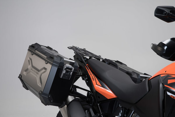 ZESTAW KUFRÓW BOCZNYCH TRAX ADV I STELAŻY SW-MOTECH BMW R1200GS R1250GS BLACK 45/37L