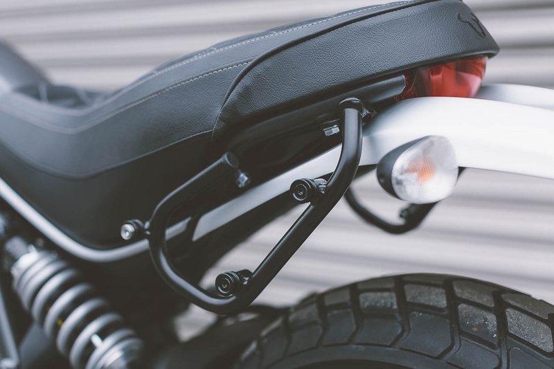 STELAŻ BOCZNY SLC PRAWY SW-MOTECH DUCATI SCRAMBLER (14-) BLACK