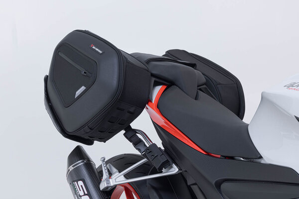 ZESTAW SAKW PRO BLAZE H I STELAŻY SW-MOTECH APRILIA RS 660 EXTREMA (23-) BLACK