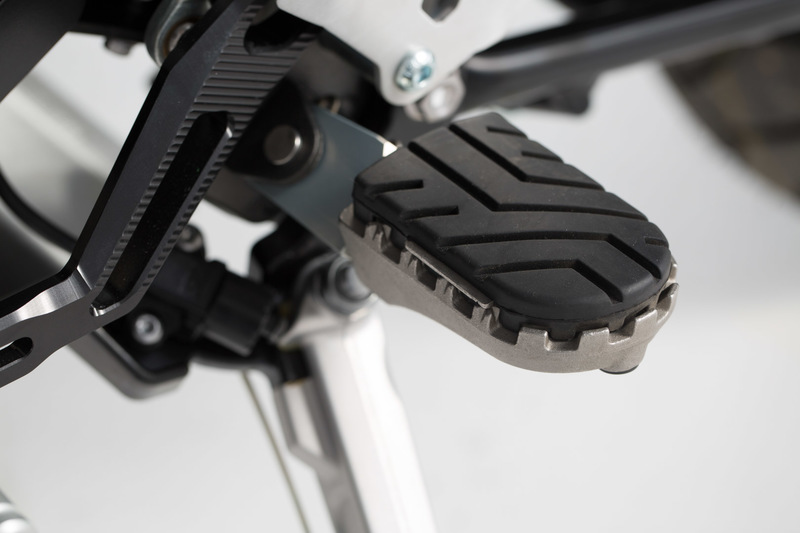 PODNÓŻKI ION SW-MOTECH TRIUMPH TIGER 800/900/1200 SCRAMBLER 1200 SILVER