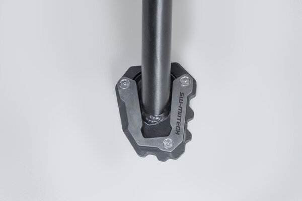 NAKŁADKA NÓŻKI BOCZNEJ SW-MOTECH BLACK/TRIUMPH TIGER SPORT 660/800 (24-) BLACK SILVER