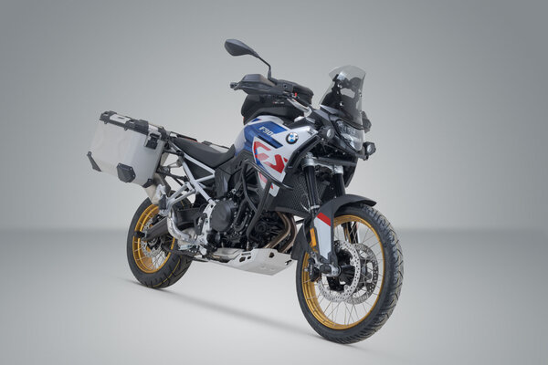 ZESTAW KUFRÓW BOCZNYCH TRAX ADV I STELAŻY SW-MOTECH BMW F 900 GS (23-) SILVER 45/37L