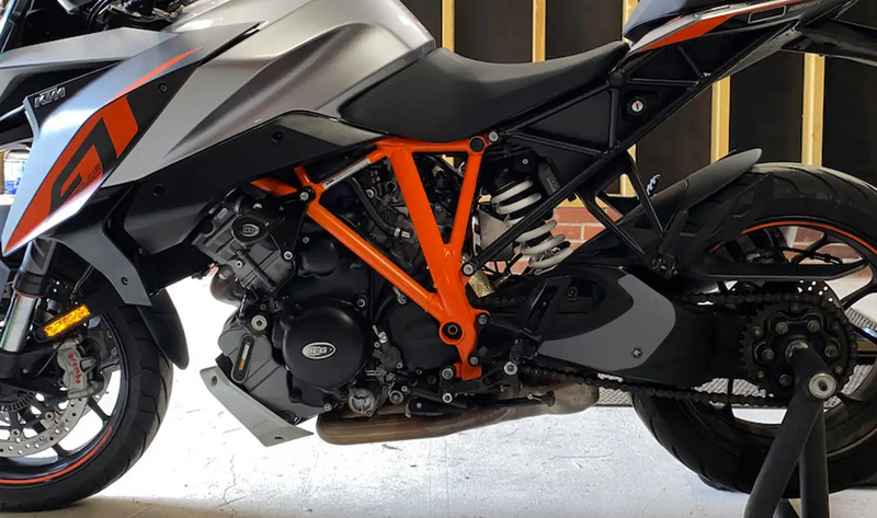 ZESTAW OSŁON PRZECIWBŁOTNYCH RG RACING EAZI-GRIP SCUFF GUARD KIT KTM 1290 SUPER DUKE GT 16-