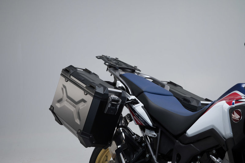 ZESTAW KUFRÓW BOCZNYCH TRAX ADV I STELAŻY SW-MOTECH CRF1000L AFRICA TWIN (15-17) BLACK 45/37L