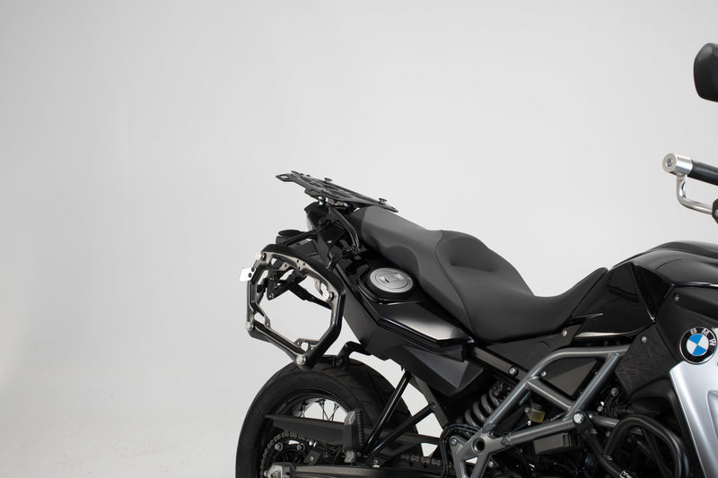 ZESTAW KUFRÓW BOCZNYCH TRAX ADV I STELAŻY SW-MOTECH BMW F 800/700/650 GS (07-18) SILVER 37/45L