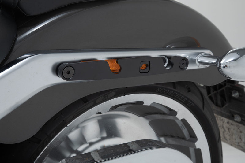 STELAŻ BOCZNY SLH LEWY SW-MOTECH HARLEY-DAVIDSON SOFTAIL STREET BOB (17-)STANDARD (20-) LH2 BLACK