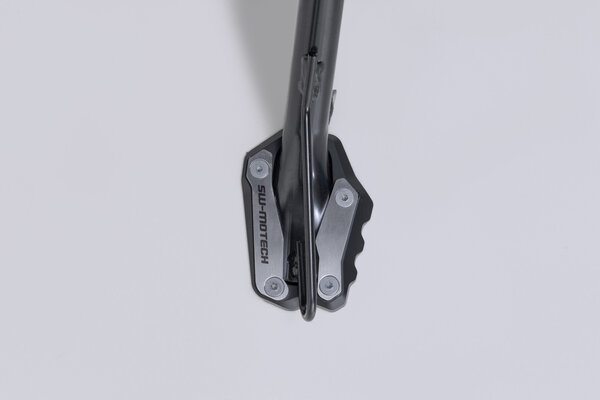 NAKŁADKA NÓŻKI BOCZNEJ SW-MOTECH SUZUKI GSX-S10000GX (23-) BLACK/SILVER