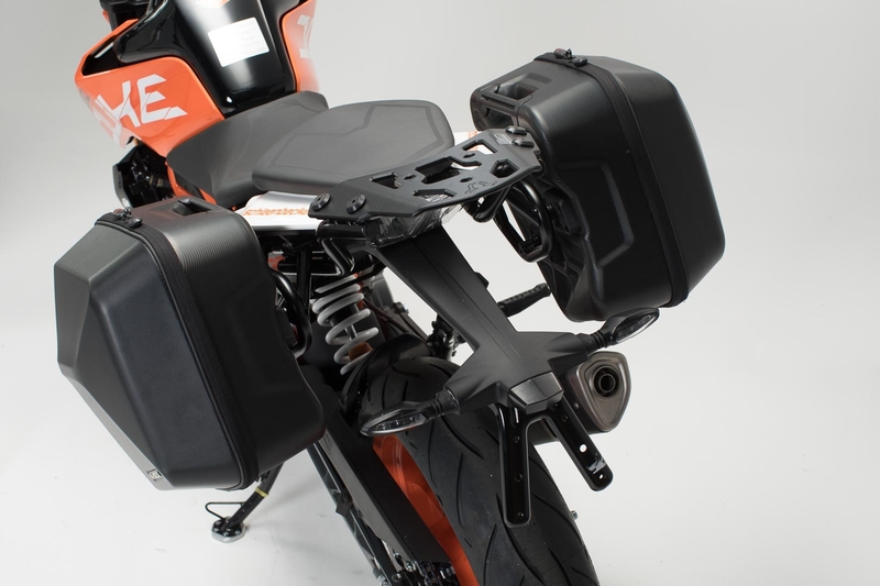 ZESTAW KUFRÓW BOCZNYCH URBAN ABS I STELAŻY SW-MOTECH KTM 125/390 DUKE (17-23) BLACK 2X16,5L