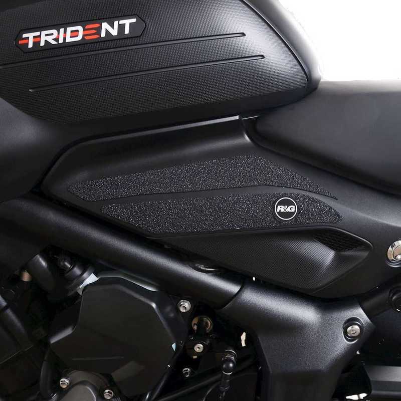 NAKLEJKA NA BAK TANKPAD ANTYPOŚLIZGOWY 4 CZĘŚCI RG RACING TRIUMPH TRIDENT (660) 21- BLACK