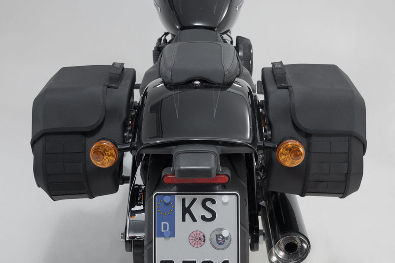 ZESTAW SAKW I STELAŻY LEGEND GEAR LH1/LH1 SW-MOTECH 2X19,5L FATBOY/S BREAKOUT/S (17-)