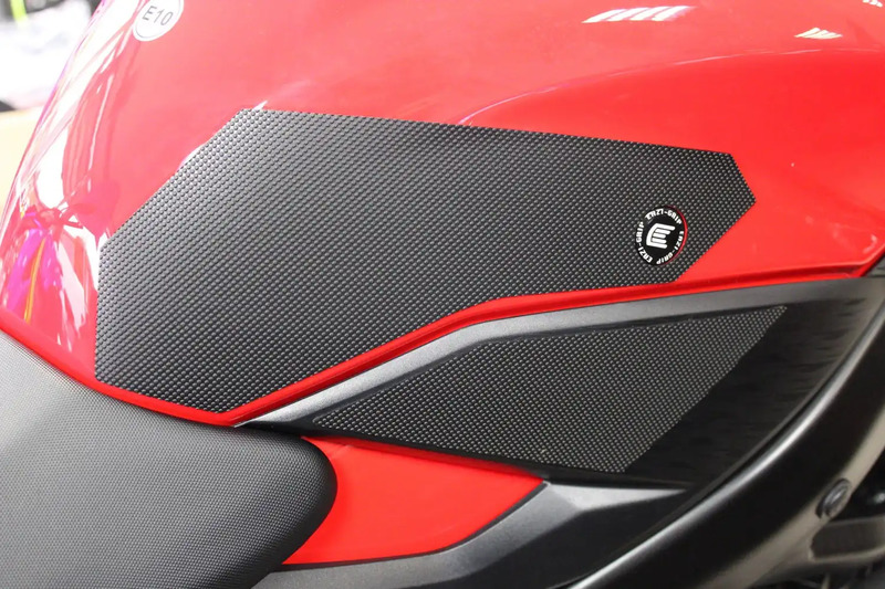 NAKLEJKA NA BAK TANKPAD ANTYPOŚLIZGOWY RG RACING EAZI-GRIP SUZUKI GSX-S750 17-24 - PRO