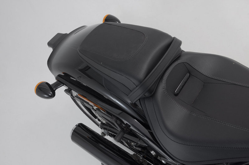 ZESTAW SAKW I STELAŻY LEGEND GEAR LH1/LH1 SW-MOTECH 2X19,5L FATBOY/S BREAKOUT/S (17-)