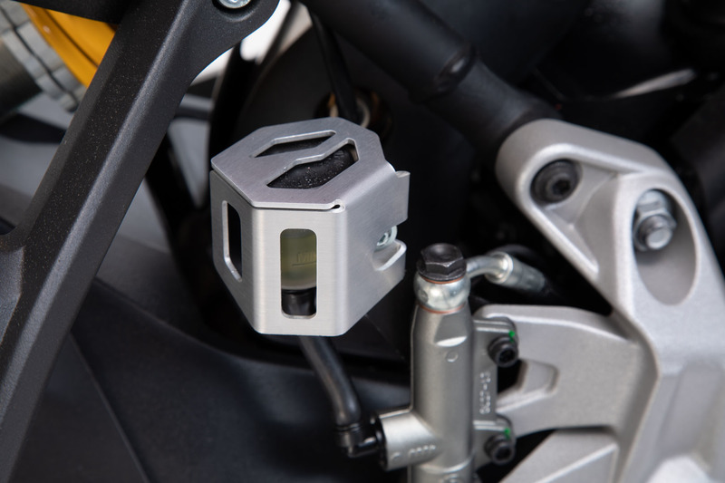 OSŁONA ZBIORNIKA PŁYNU HAMULCOWEGO SW-MOTECH BMW DUCATI KTM HUSQVARNA MODELS SILVER