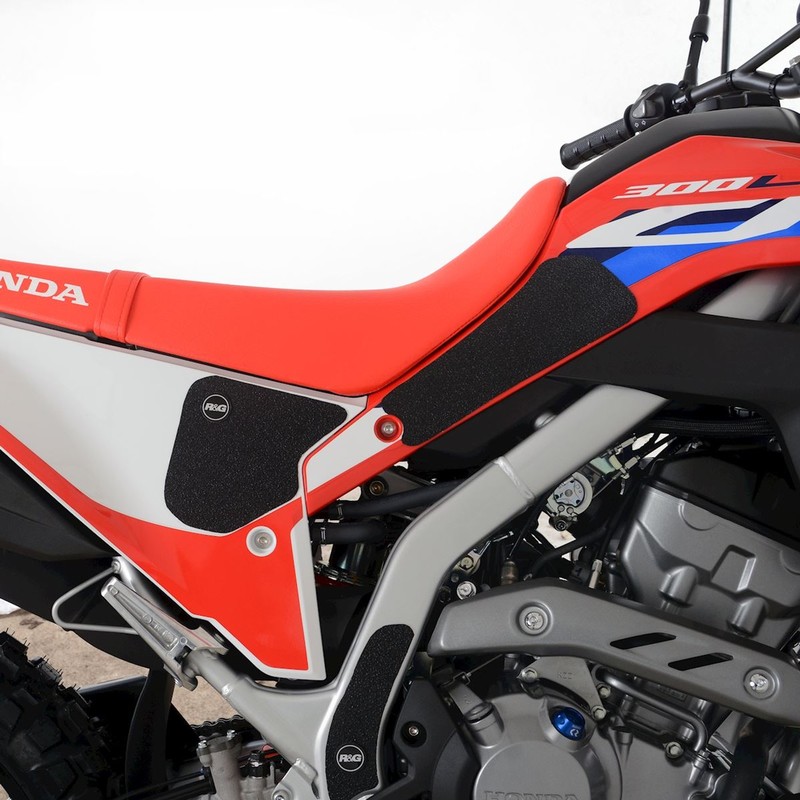 NAKLEJKA NA BAK TANKPAD ANTYPOŚLIZGOWY 4 CZĘŚCI RG RACING HONDA CRF300L 21- / CRF300 RALLY 21- BLACK
