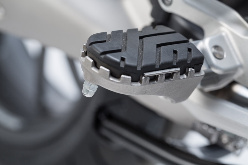 PODNÓŻKI ION SW-MOTECH BMW F 700 GS (12-18) F 800 GS (07-18)/ADV(16-18) SILVER