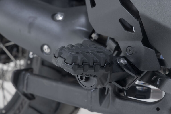 PODNÓŻKI EVO SW-MOTECH TRIUMPH TIGER 1200 MODELS (22-) BLACK