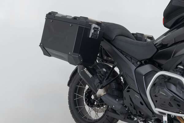 ZESTAW KUFRA CENTRALNEGO TRAX ADV SW-MOTECH 45/45 L. BMW R 1300 GS (23-) BLACK