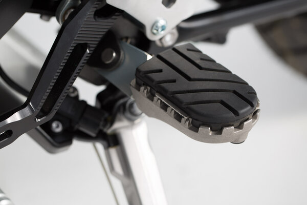 PODNÓŻKI ION SW-MOTECH TRIUMPH TIGER 800/ 900/ 1200, SCRAM 1200. BLACK