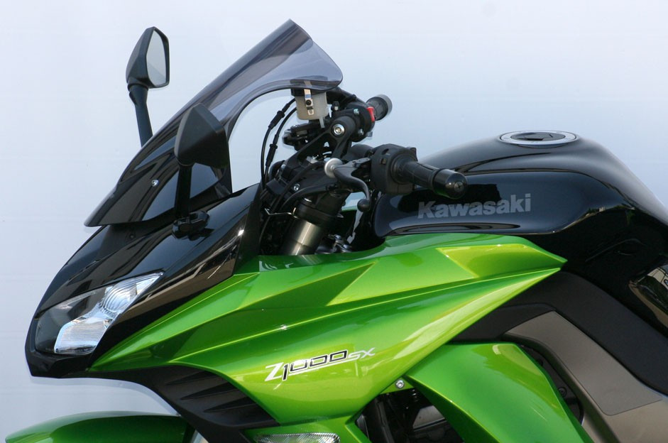 Szyba motocyklowa MRA KAWASAKI Z 1000 SX ZXT00G/ZXT00L/ZXT00M 2011-2016, forma R, czarna