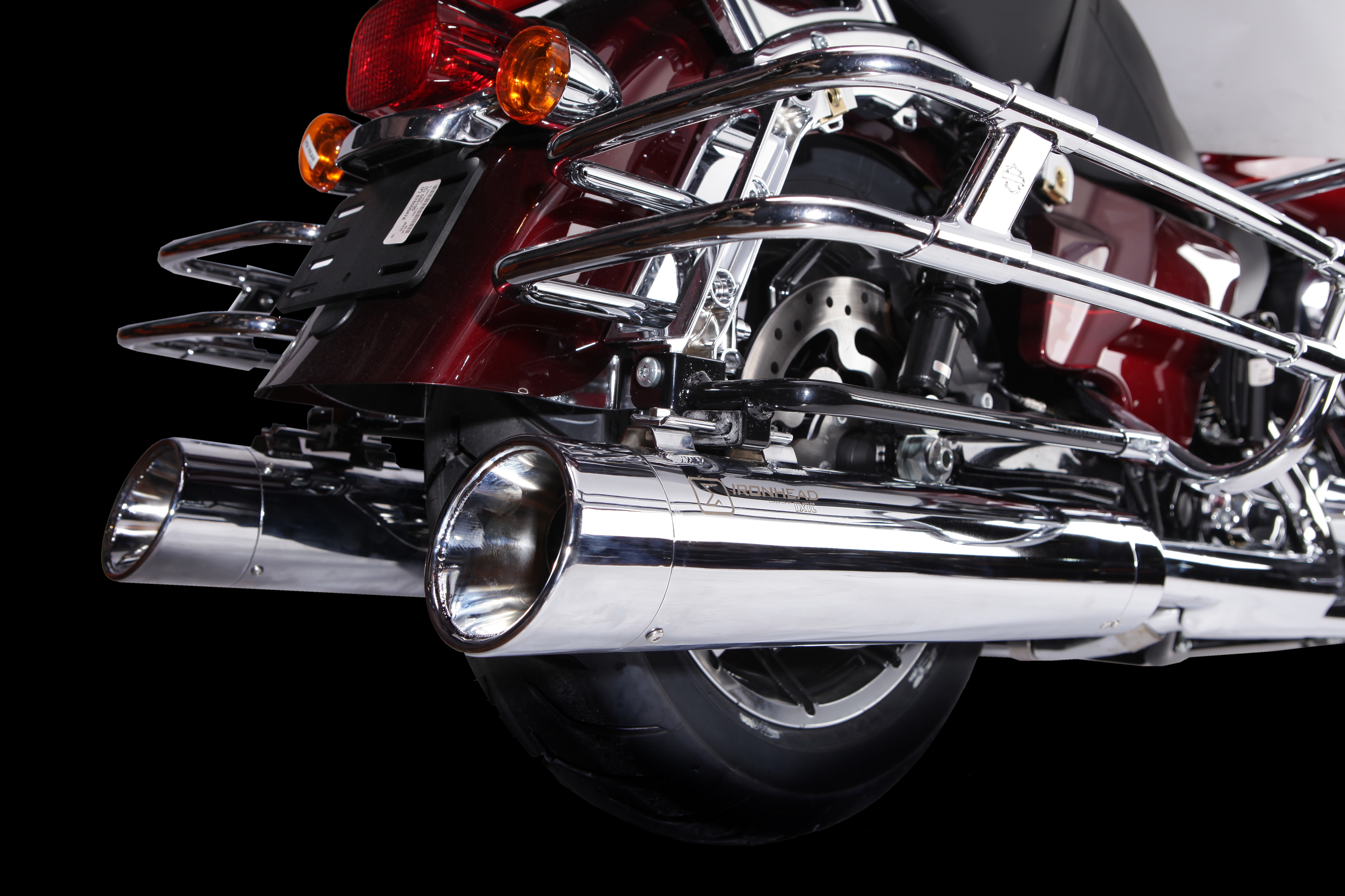 IRONHEAD END CAPS typ CAP (długość: Ø 112 mm., materiał: Inox AISI304, kolor: Bright chrome) SLASHED END CAP (CHROME)